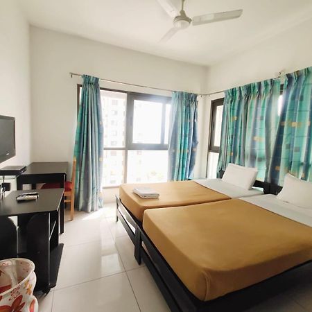 Private Rooms In Blue Ridge Hinjawadi Ngoại thất bức ảnh
