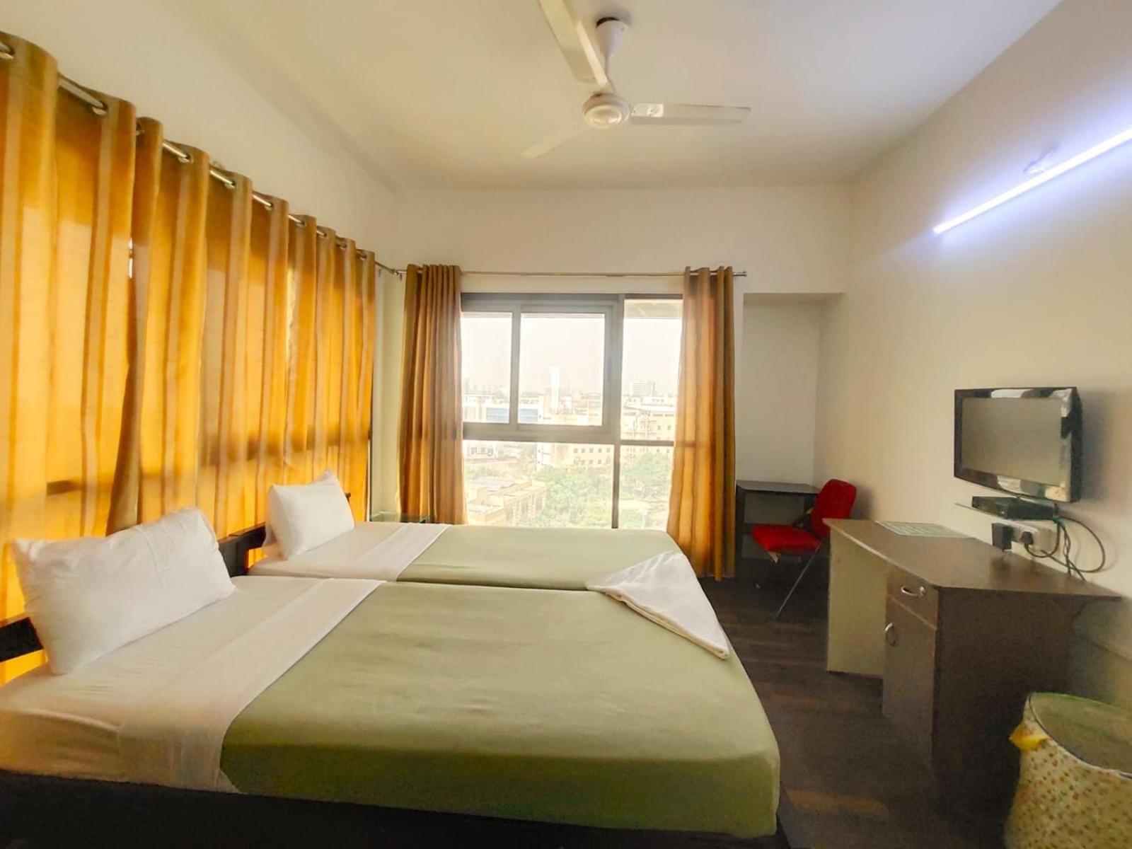 Private Rooms In Blue Ridge Hinjawadi Ngoại thất bức ảnh
