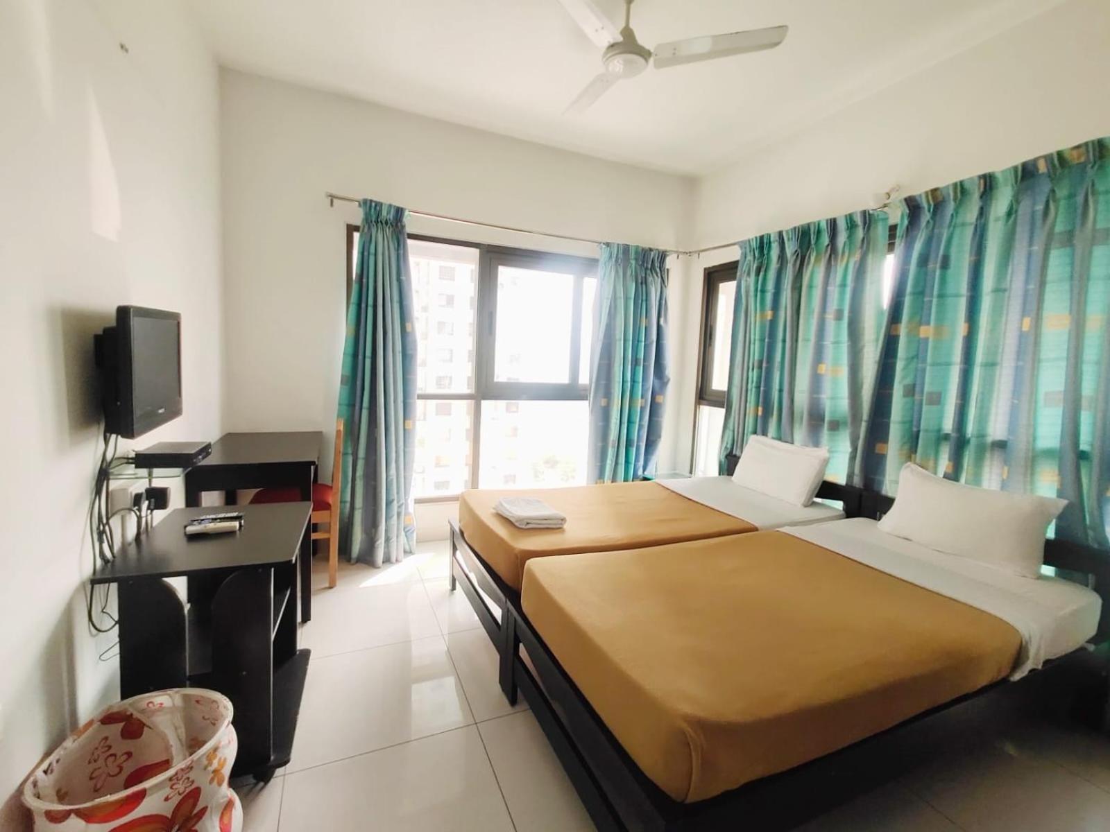 Private Rooms In Blue Ridge Hinjawadi Ngoại thất bức ảnh